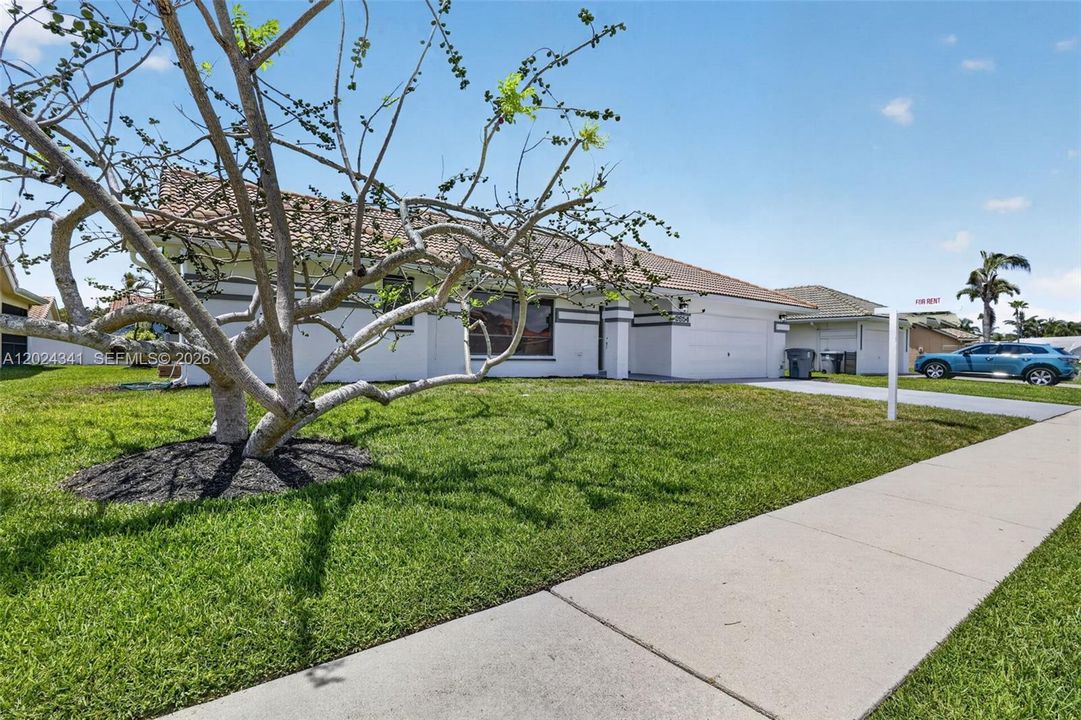 For Rent: $4,400 (4 beds, 2 baths, 2142 Square Feet)