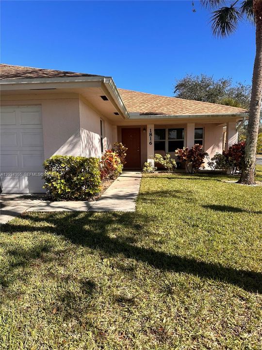 For Sale: $220,000 (2 beds, 2 baths, 1286 Square Feet)