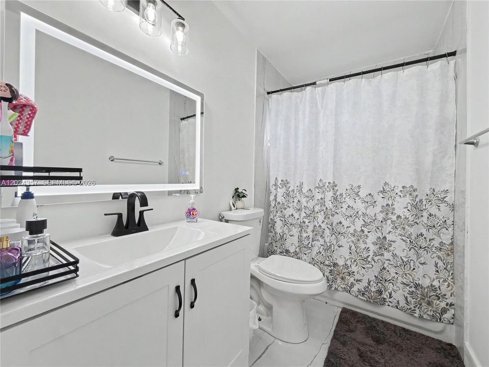 En Venta: $730,000 (5 camas, 3 baños, 1594 Pies cuadrados)