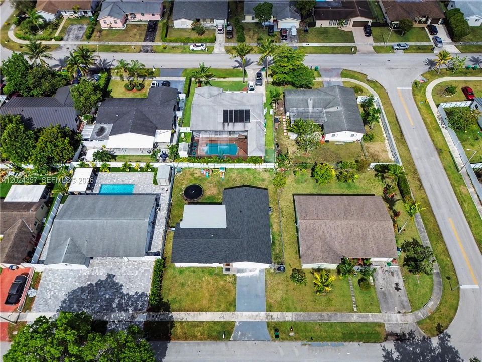 En Venta: $730,000 (5 camas, 3 baños, 1594 Pies cuadrados)