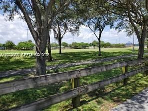 Palmetto Bay Park walking trail