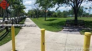 Palmetto Bay Park walking trail