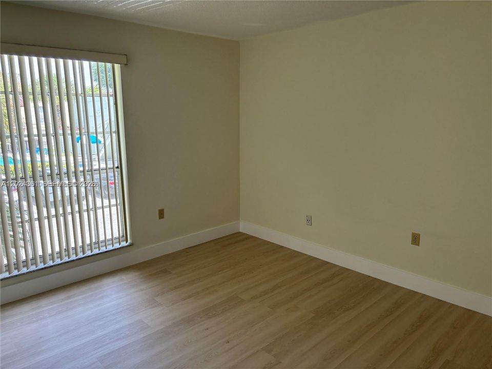 For Rent: $2,200 (2 beds, 2 baths, 955 Square Feet)