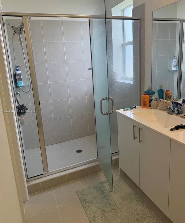 Под контрактом: $2,999 (3 спален, 2 ванн, 2190 Квадратных фут)