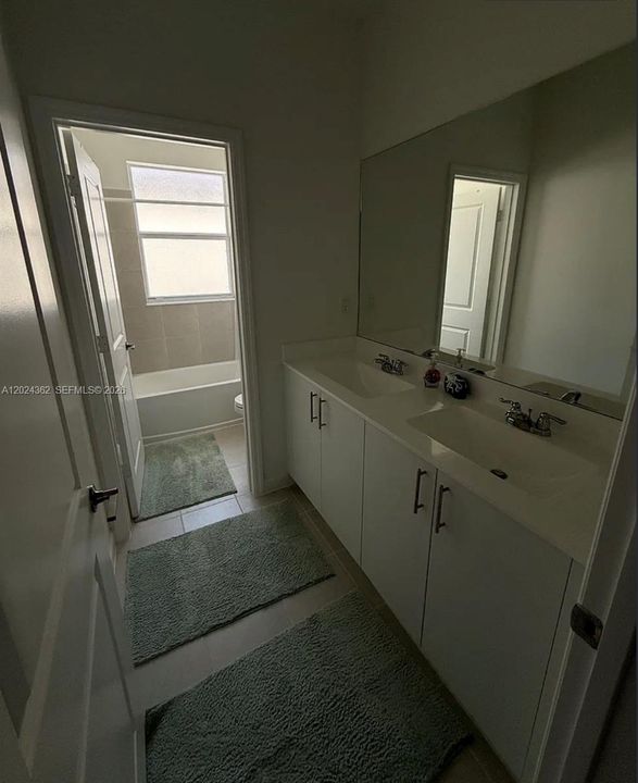 Под контрактом: $2,999 (3 спален, 2 ванн, 2190 Квадратных фут)