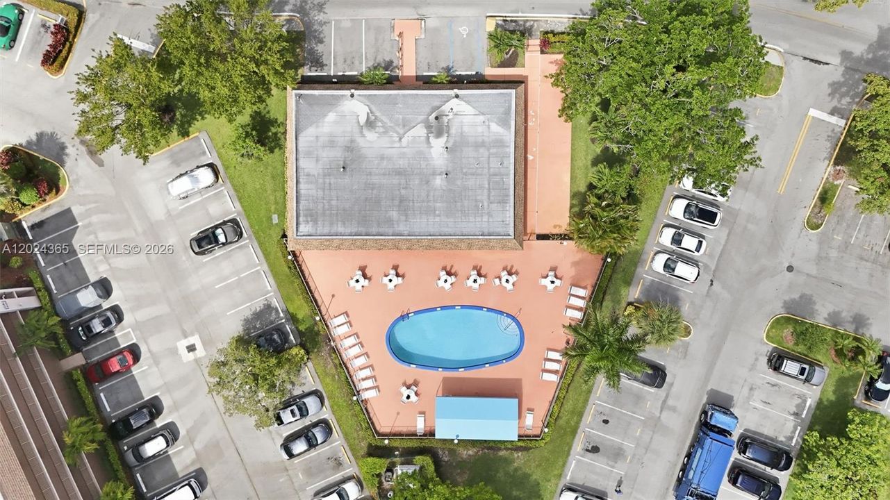 For Sale: $190,000 (2 beds, 2 baths, 1370 Square Feet)