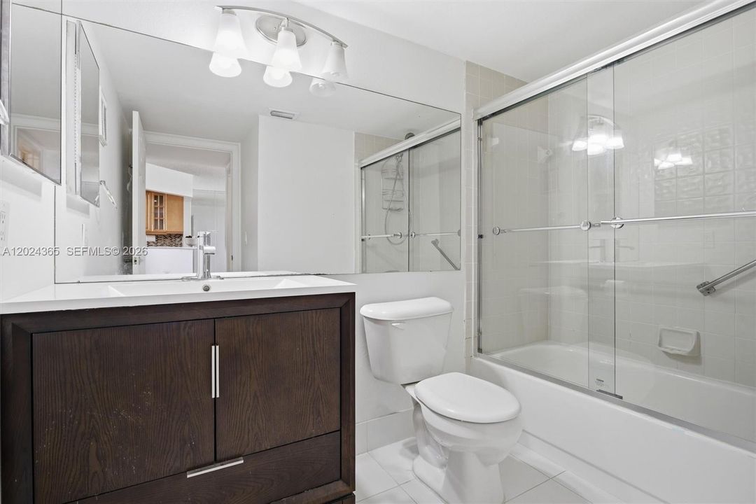 For Sale: $190,000 (2 beds, 2 baths, 1370 Square Feet)