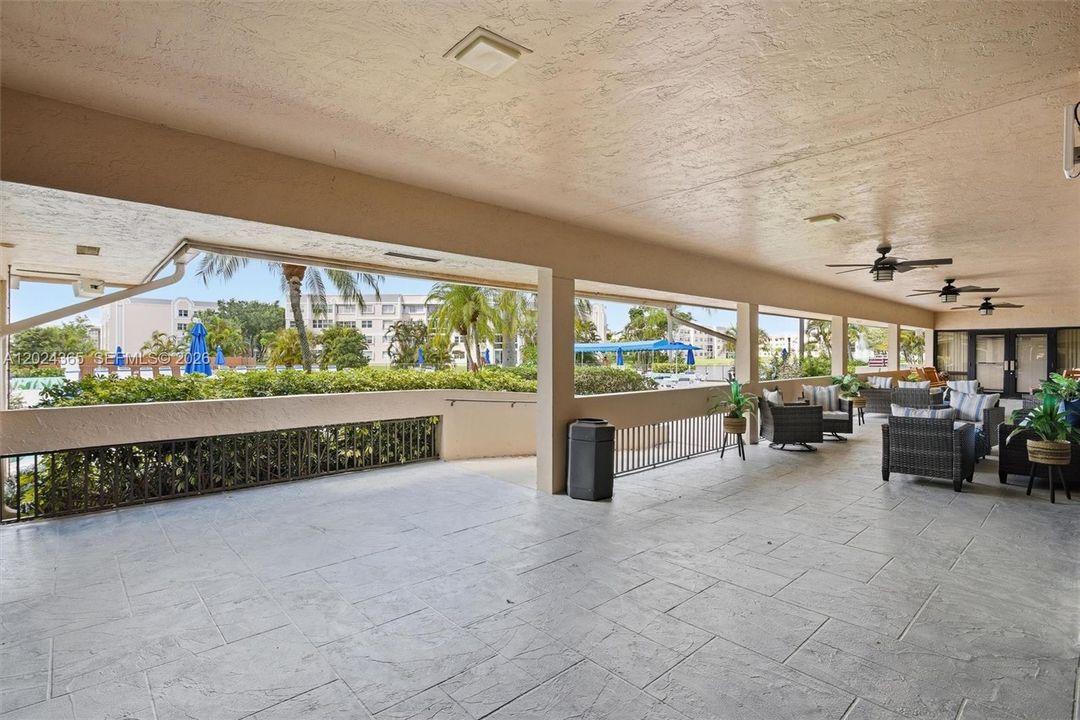 For Sale: $190,000 (2 beds, 2 baths, 1370 Square Feet)
