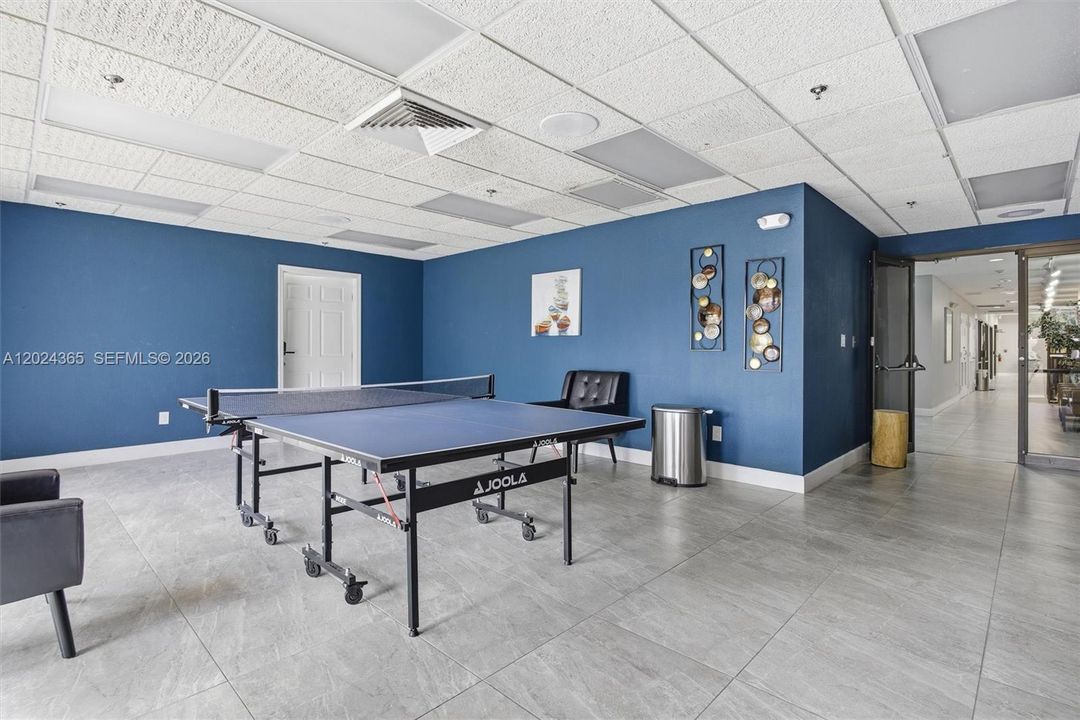 For Sale: $190,000 (2 beds, 2 baths, 1370 Square Feet)