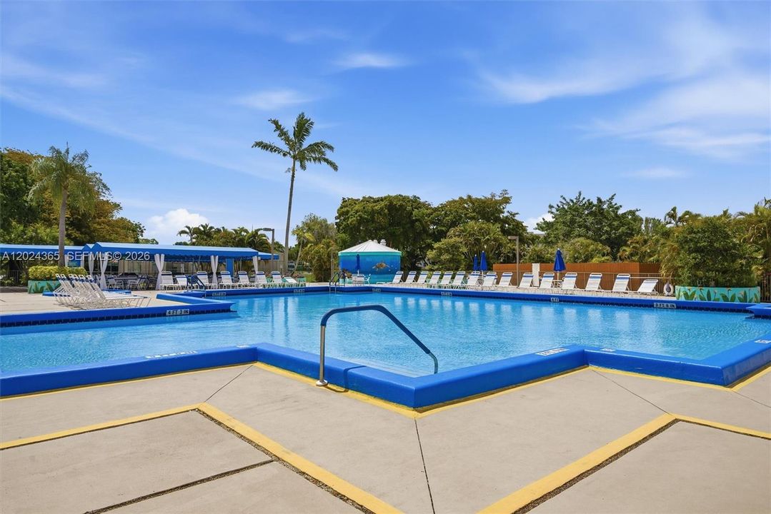 For Sale: $190,000 (2 beds, 2 baths, 1370 Square Feet)