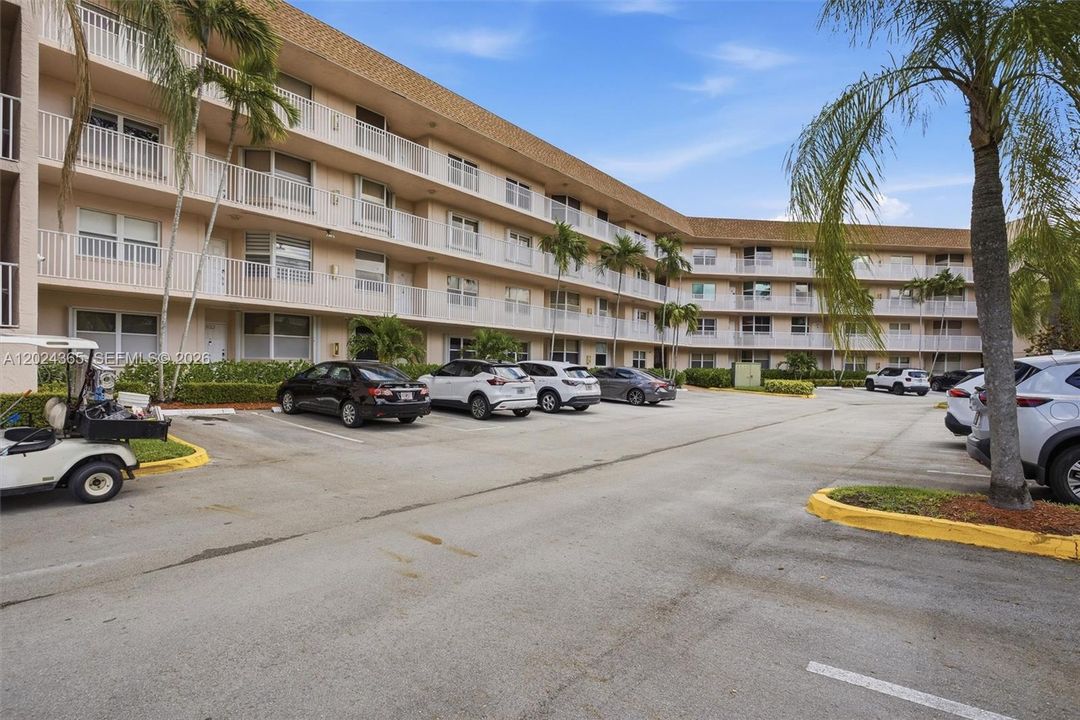 For Sale: $190,000 (2 beds, 2 baths, 1370 Square Feet)