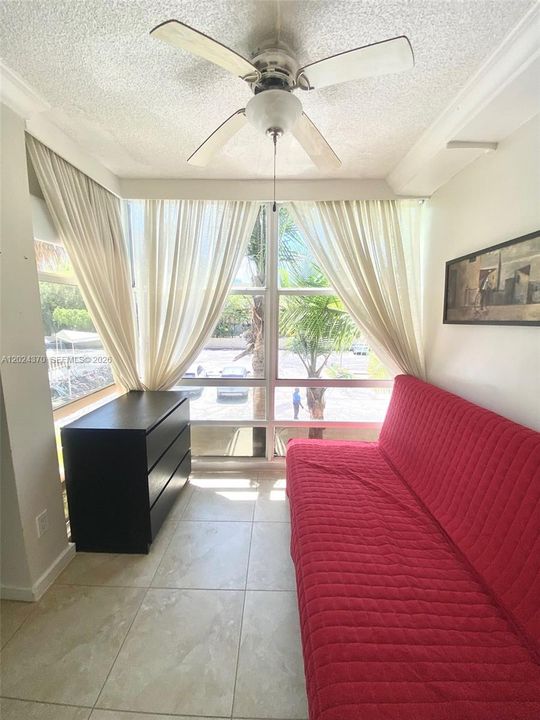 En Venta: $249,900 (1 camas, 1 baños, 725 Pies cuadrados)