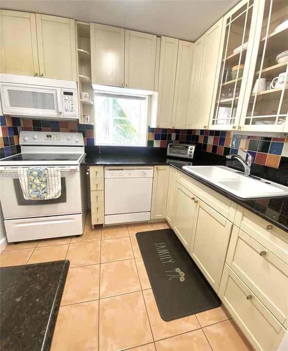 En Venta: $249,900 (1 camas, 1 baños, 725 Pies cuadrados)