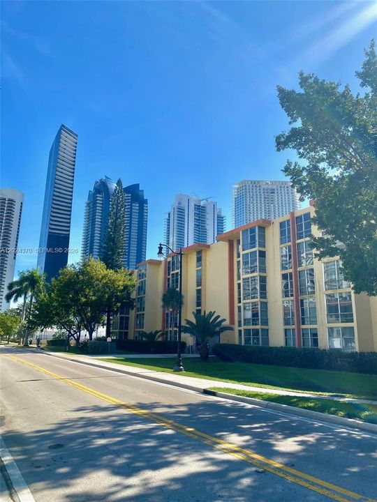 En Venta: $249,900 (1 camas, 1 baños, 725 Pies cuadrados)