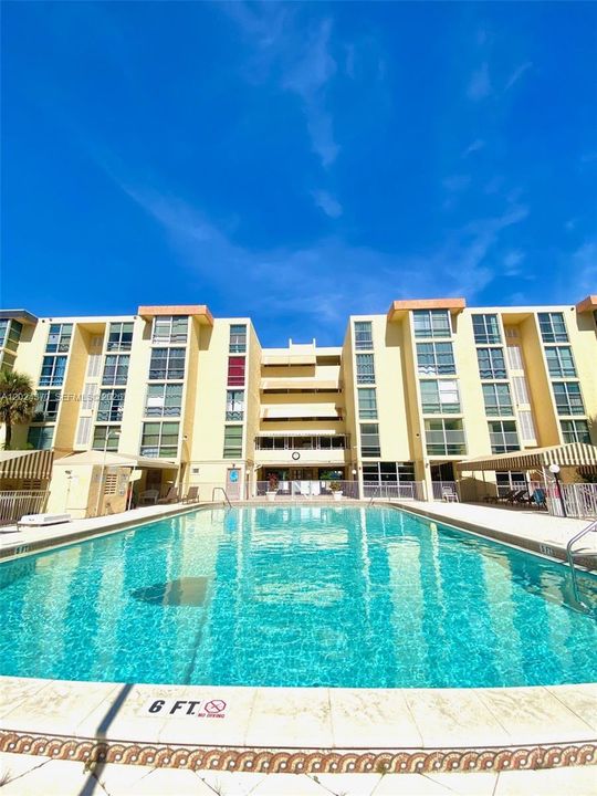 Heated swimming pool