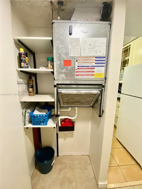 AC unit (only 2 years old)