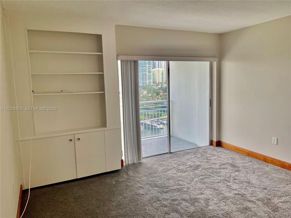 В аренду: $1,800 (1 спален, 1 ванн, 720 Квадратных фут)