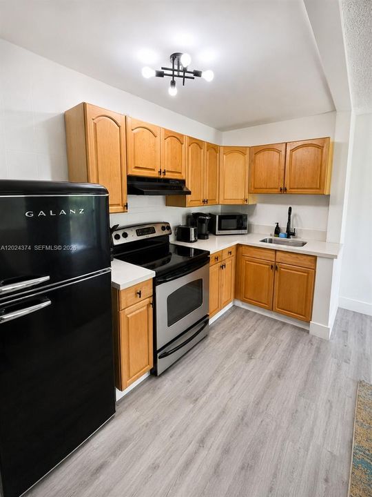 For Rent: $1,960 (1 beds, 1 baths, 540 Square Feet)