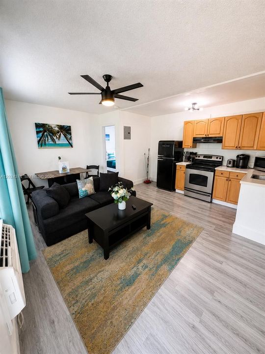 For Rent: $1,960 (1 beds, 1 baths, 540 Square Feet)