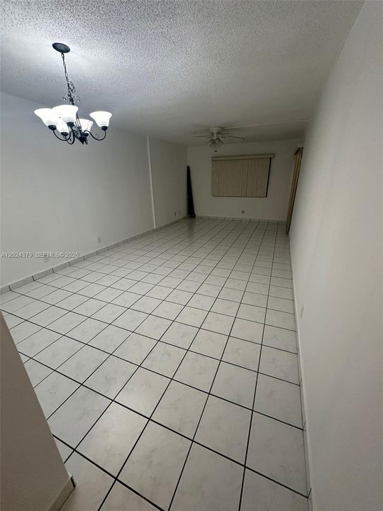 For Rent: $1,400 (1 beds, 1 baths, 720 Square Feet)
