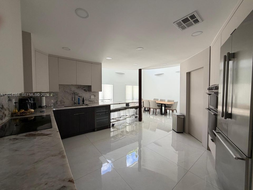 For Rent: $7,700 (4 beds, 3 baths, 2905 Square Feet)
