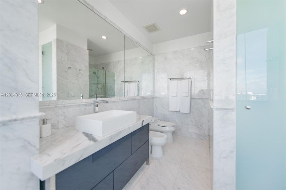 For Sale: $2,575,000 (2 beds, 3 baths, 2070 Square Feet)