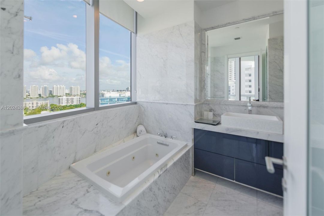 For Sale: $2,575,000 (2 beds, 3 baths, 2070 Square Feet)