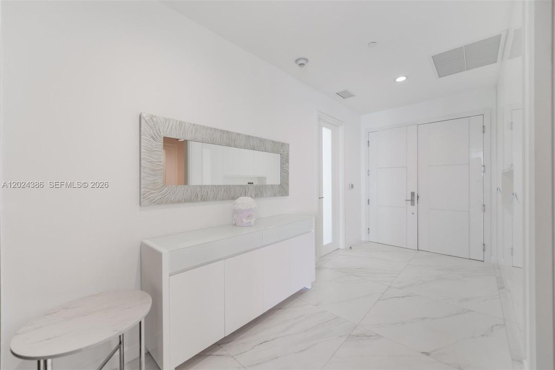 For Sale: $2,575,000 (2 beds, 3 baths, 2070 Square Feet)