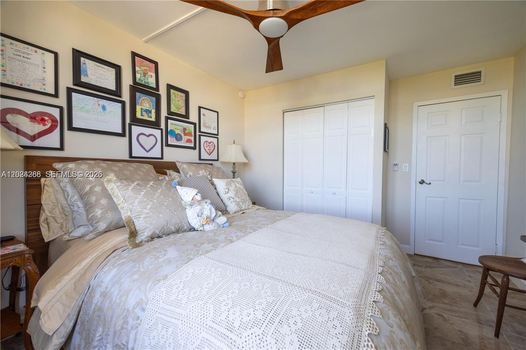 For Sale: $365,000 (2 beds, 2 baths, 1020 Square Feet)