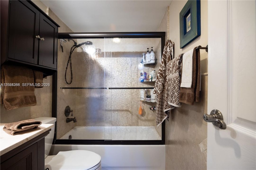 For Sale: $365,000 (2 beds, 2 baths, 1020 Square Feet)