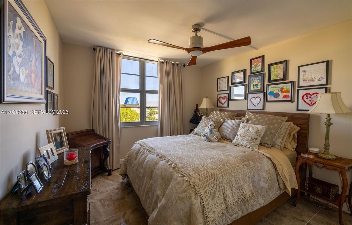 For Sale: $365,000 (2 beds, 2 baths, 1020 Square Feet)