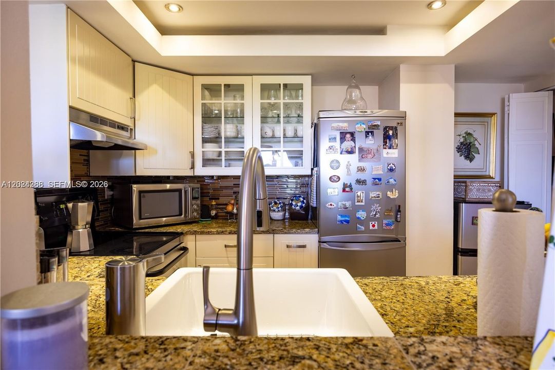 For Sale: $365,000 (2 beds, 2 baths, 1020 Square Feet)