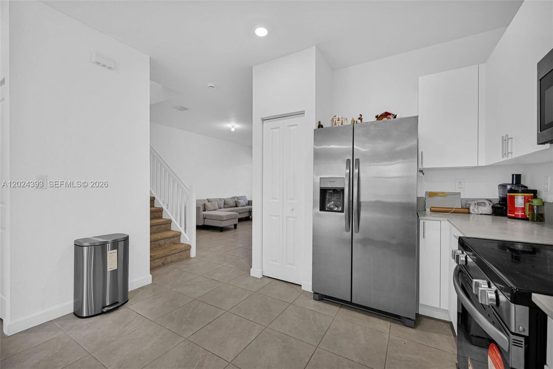 For Sale: $455,000 (4 beds, 2 baths, 1827 Square Feet)