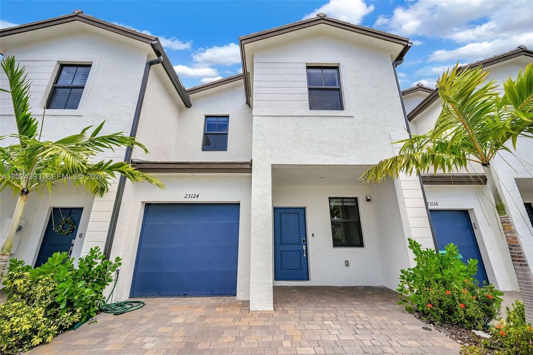 For Sale: $455,000 (4 beds, 2 baths, 1827 Square Feet)