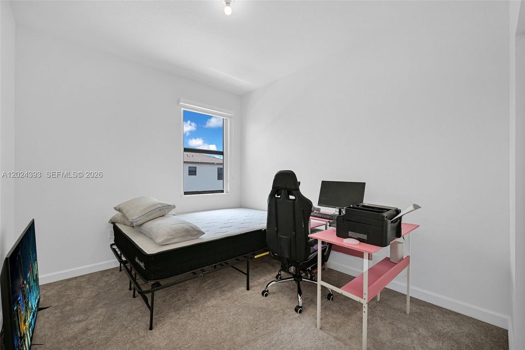 For Sale: $455,000 (4 beds, 2 baths, 1827 Square Feet)