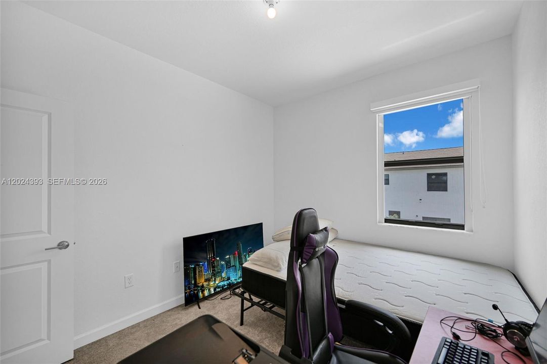 For Sale: $455,000 (4 beds, 2 baths, 1827 Square Feet)