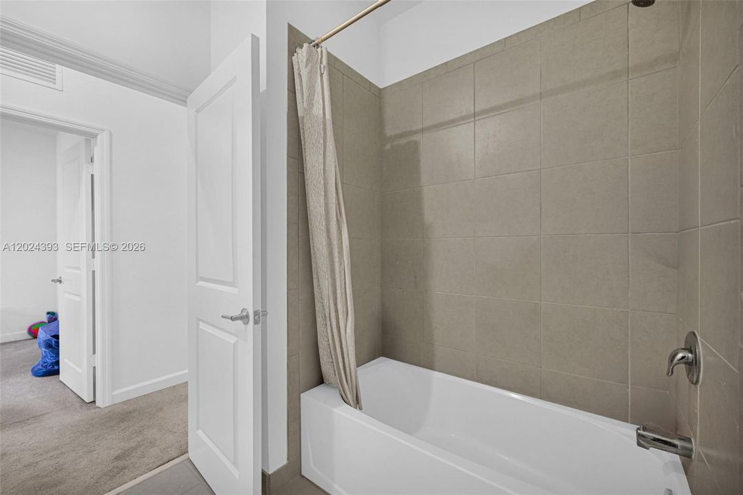 For Sale: $455,000 (4 beds, 2 baths, 1827 Square Feet)