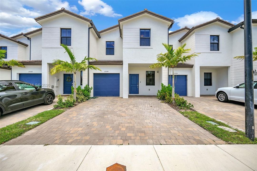 For Sale: $455,000 (4 beds, 2 baths, 1827 Square Feet)