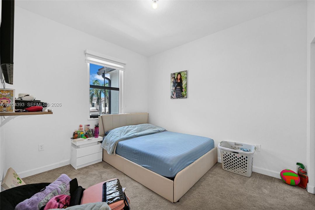 For Sale: $455,000 (4 beds, 2 baths, 1827 Square Feet)