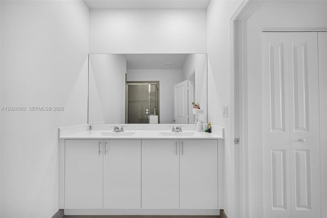 For Sale: $455,000 (4 beds, 2 baths, 1827 Square Feet)
