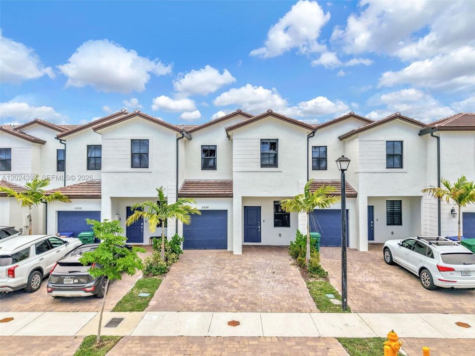 For Sale: $455,000 (4 beds, 2 baths, 1827 Square Feet)