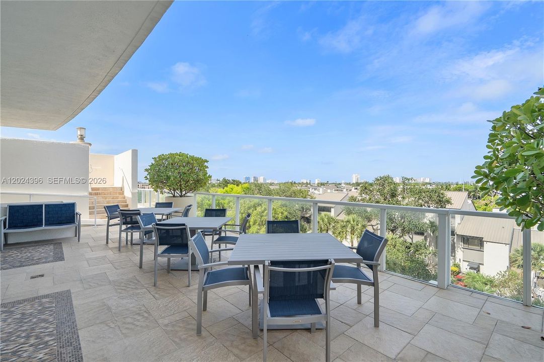 For Sale: $575,000 (1 beds, 1 baths, 1384 Square Feet)