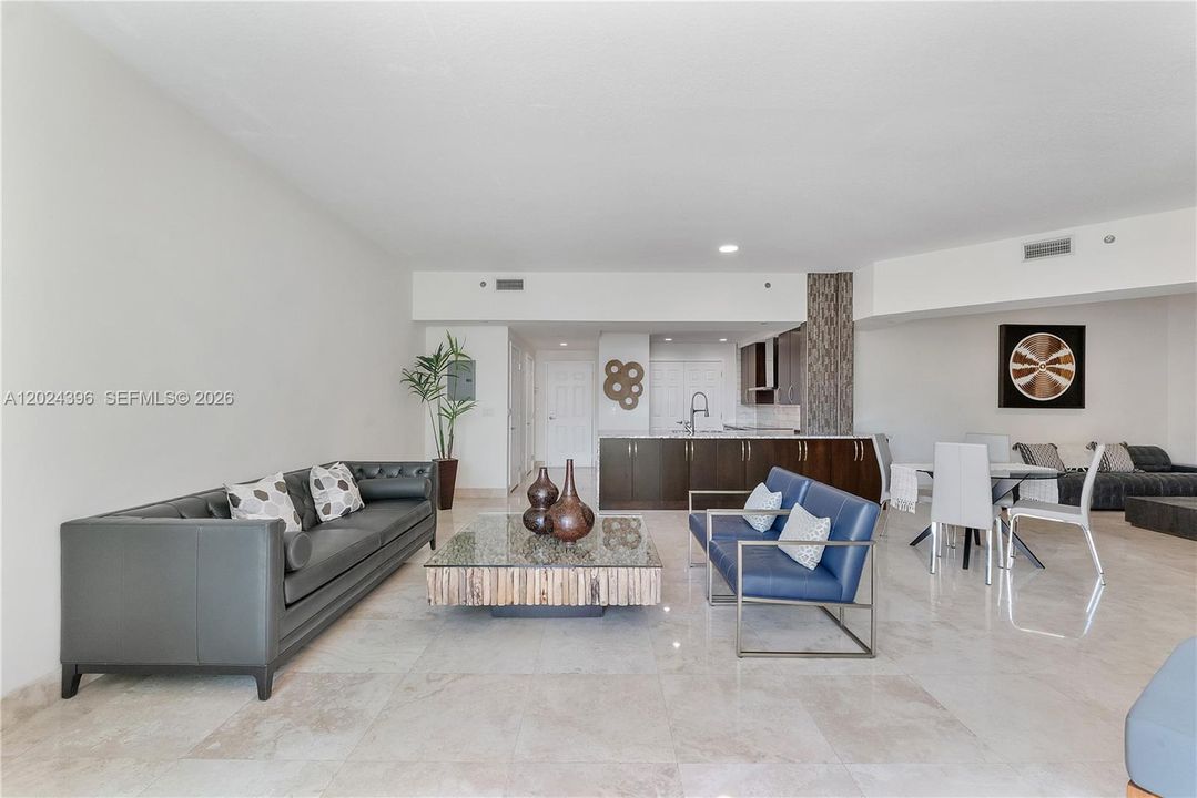 For Sale: $575,000 (1 beds, 1 baths, 1384 Square Feet)