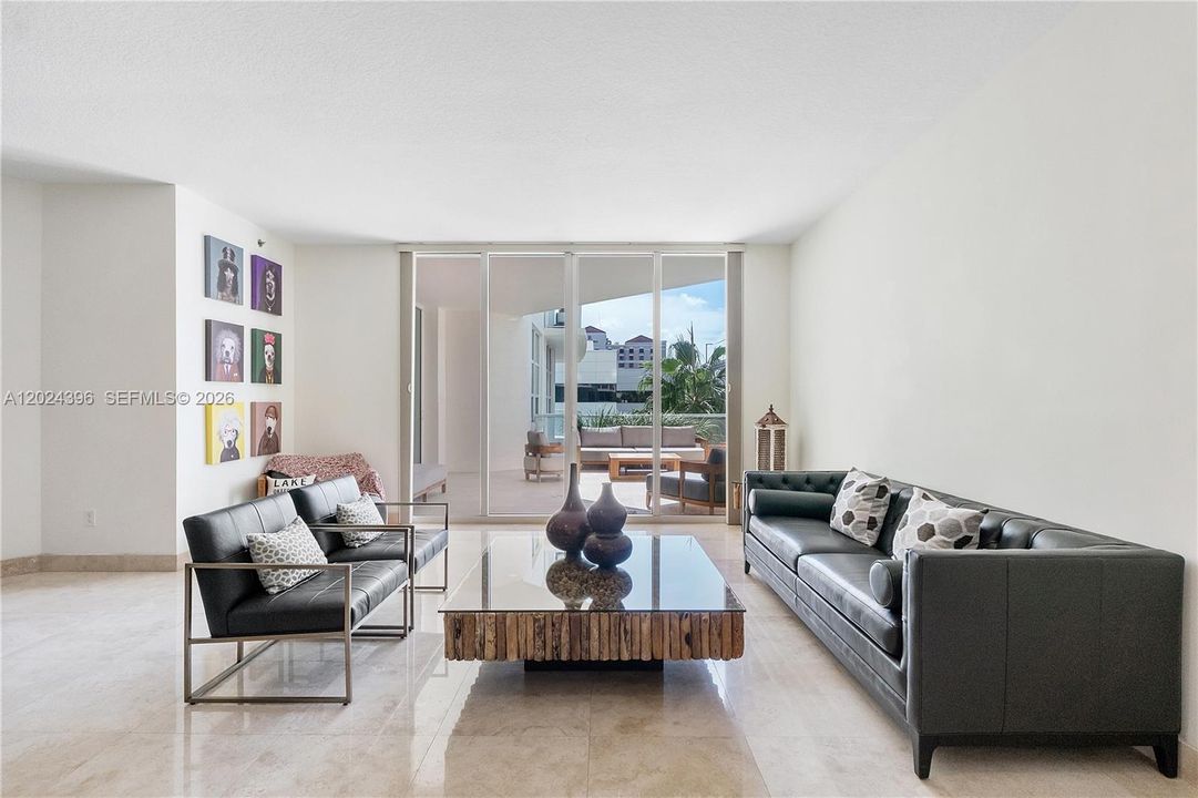 For Sale: $575,000 (1 beds, 1 baths, 1384 Square Feet)