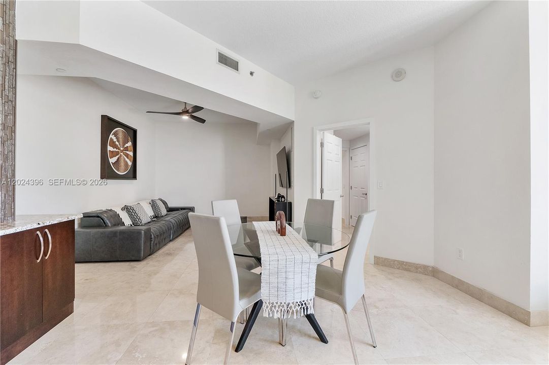 For Sale: $575,000 (1 beds, 1 baths, 1384 Square Feet)