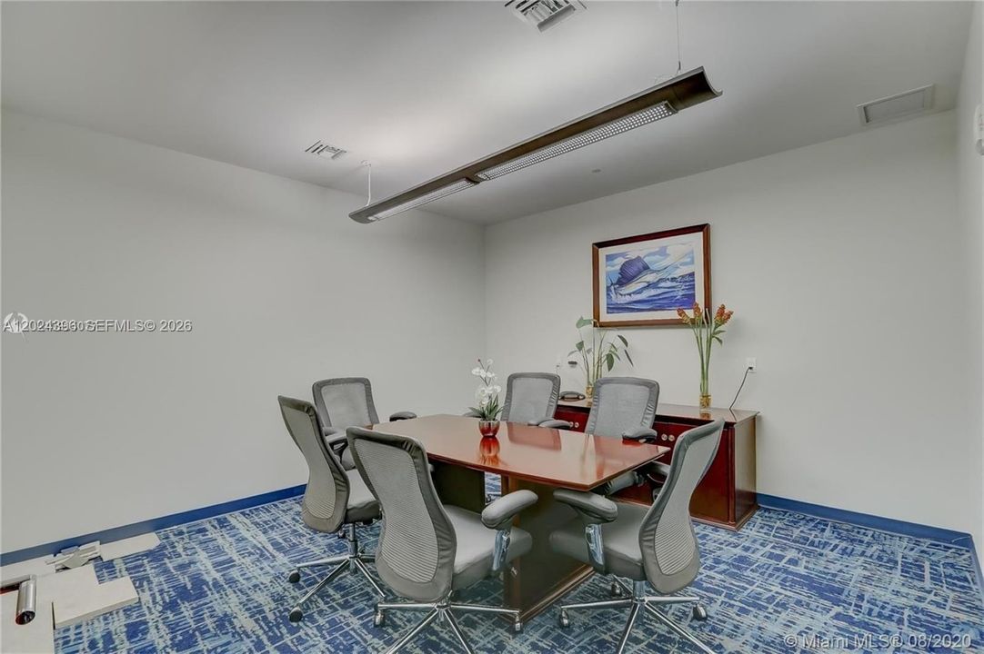 For Sale: $575,000 (1 beds, 1 baths, 1384 Square Feet)