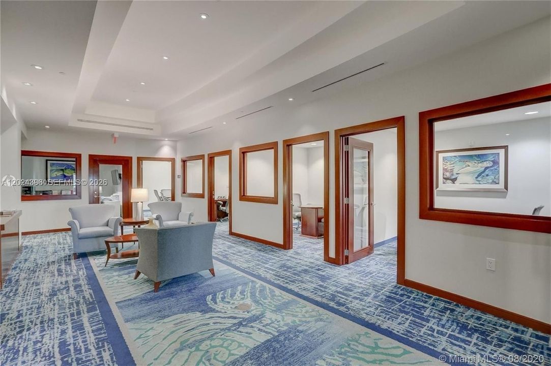 For Sale: $575,000 (1 beds, 1 baths, 1384 Square Feet)