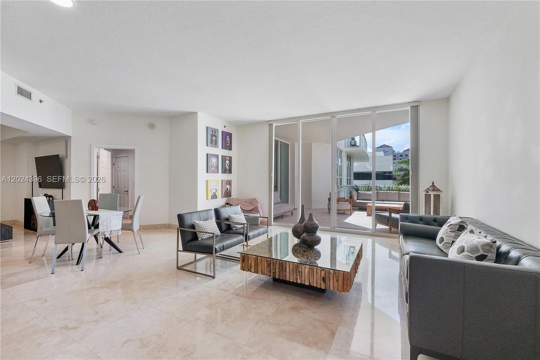 For Sale: $575,000 (1 beds, 1 baths, 1384 Square Feet)