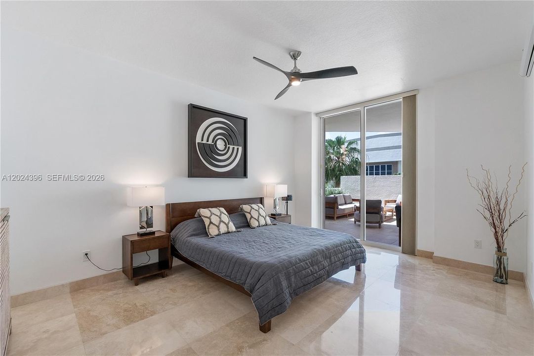 For Sale: $575,000 (1 beds, 1 baths, 1384 Square Feet)