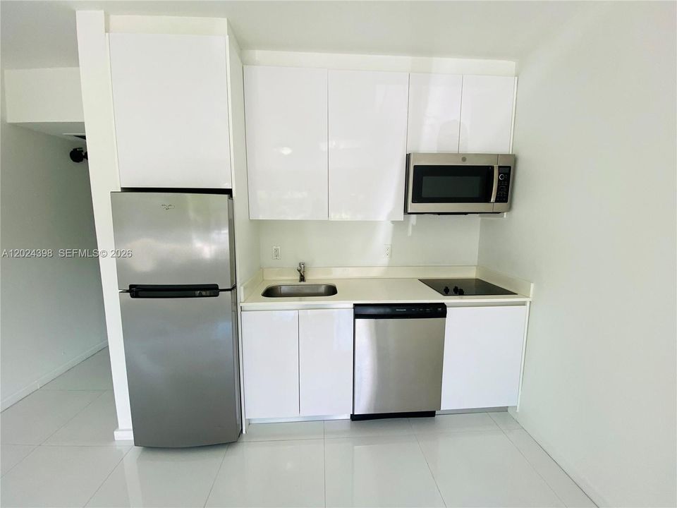 В аренду: $1,900 (1 спален, 1 ванн, 410 Квадратных фут)